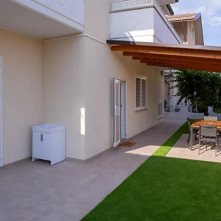 Aria Di Mare 3* מרטינסיקורו